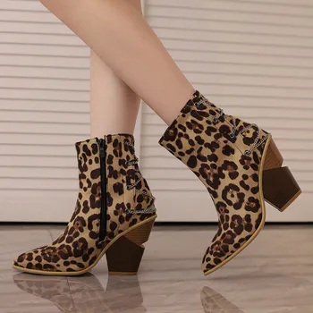 Женские ботинки с металлическим леопардовым декором, Цветная блокировка, удобные короткие ботинки большого размера на массивном каблуке С острым носком Botas Mujer